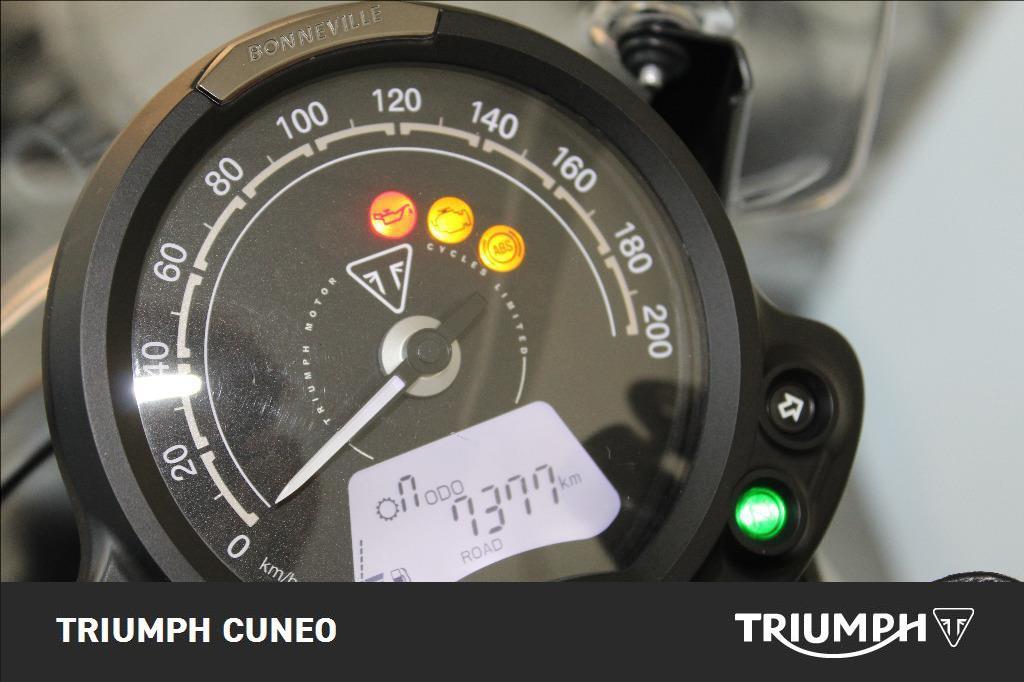 TRIUMPH Street Twin 900 