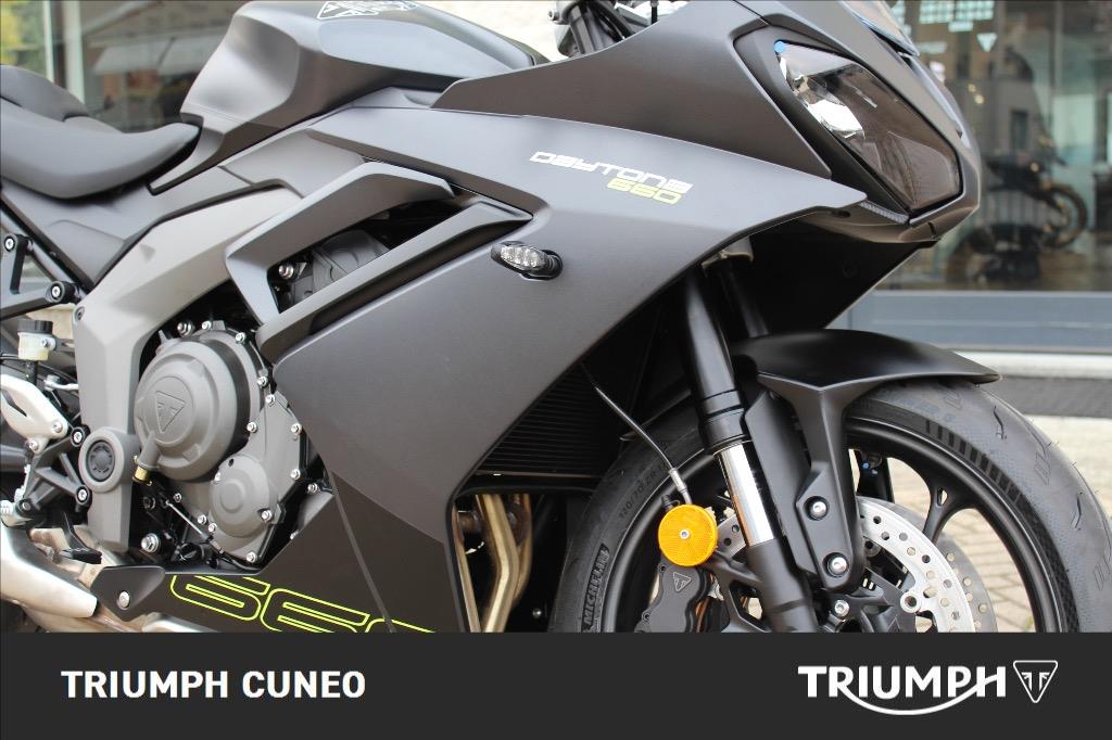 TRIUMPH Daytona 660 Abs