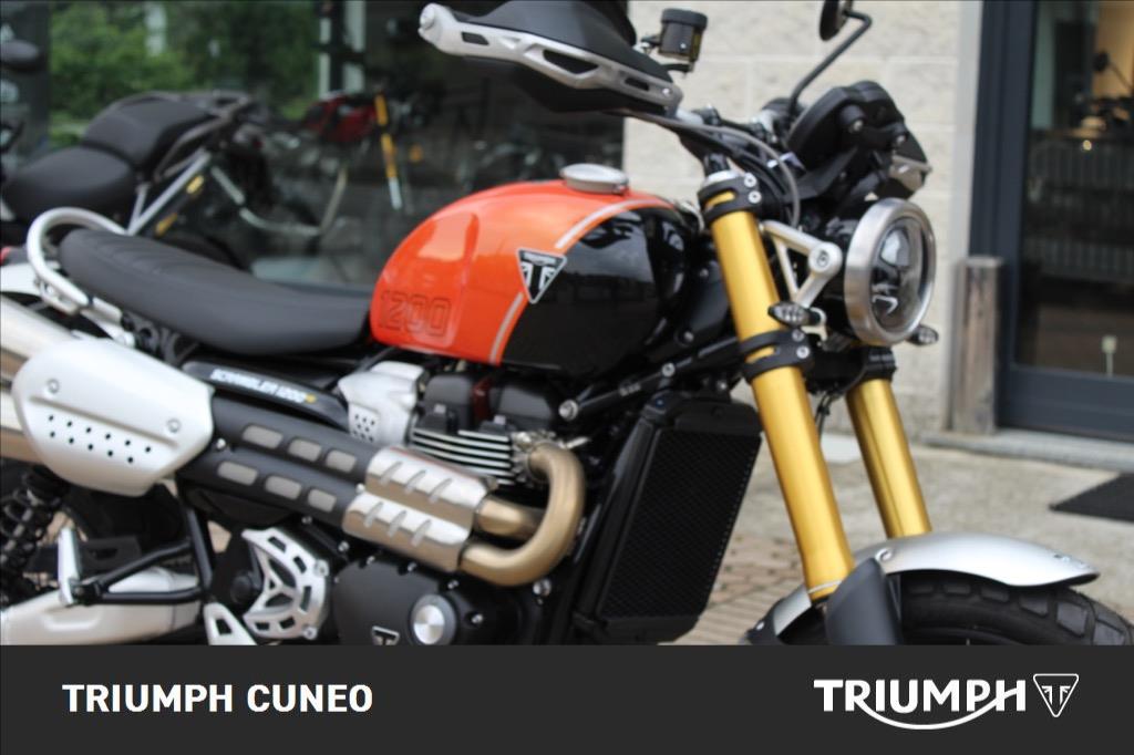 TRIUMPH Scrambler 1200 XE Baja Orange/Phantom Black Abs