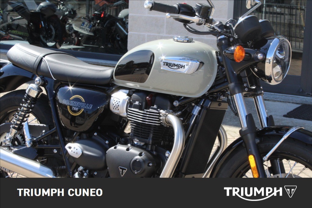 TRIUMPH Bonneville 900 T100 