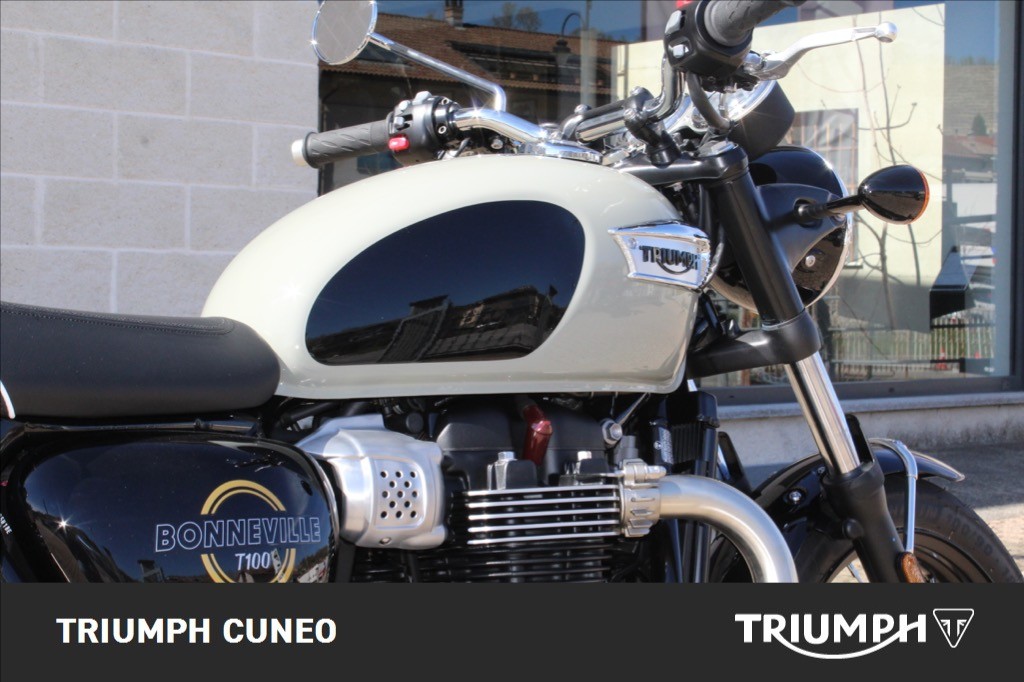 TRIUMPH Bonneville 900 T100 
