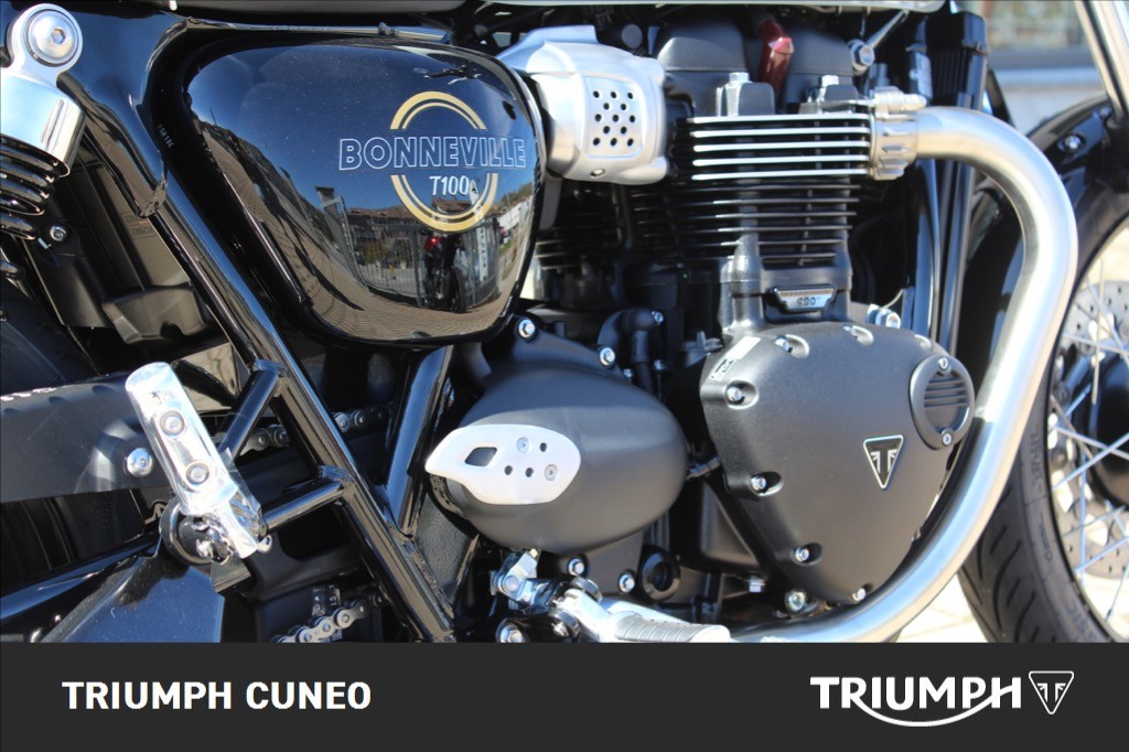 TRIUMPH Bonneville 900 T100 