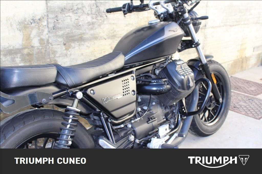 MOTO GUZZI V9 850 Bobber
