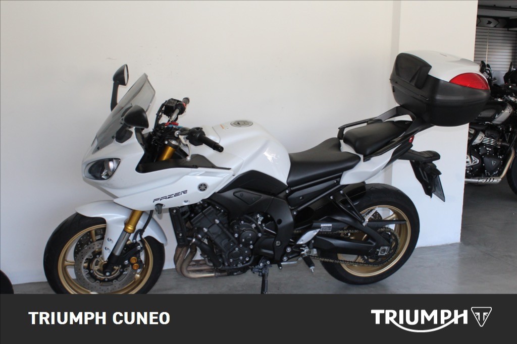 YAMAHA Fazer 8 780 