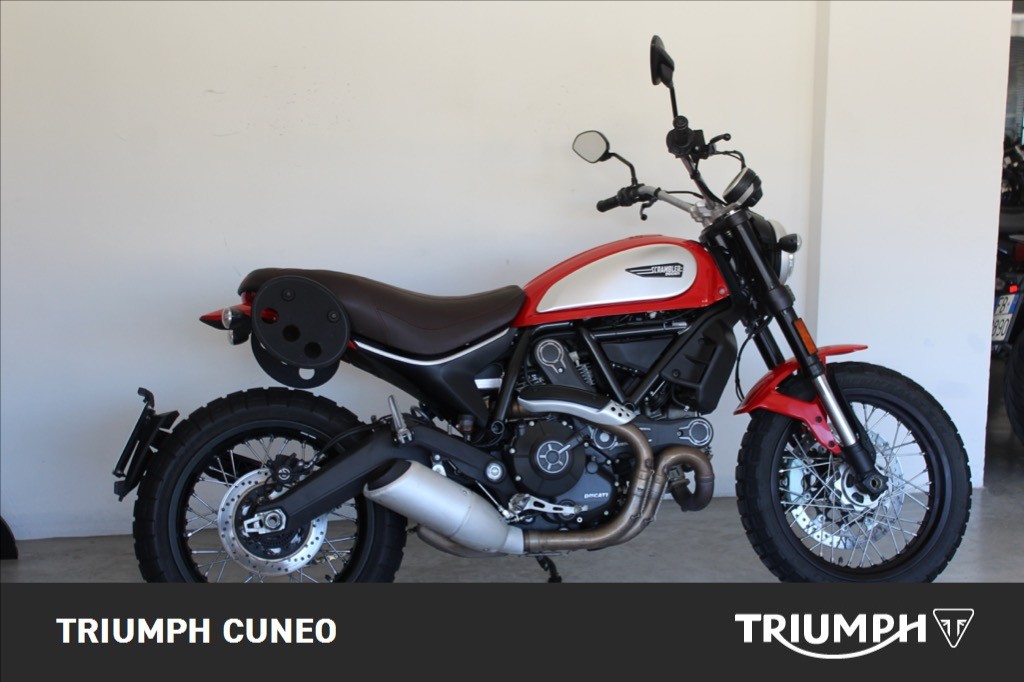 DUCATI Scrambler 800 Icon Red